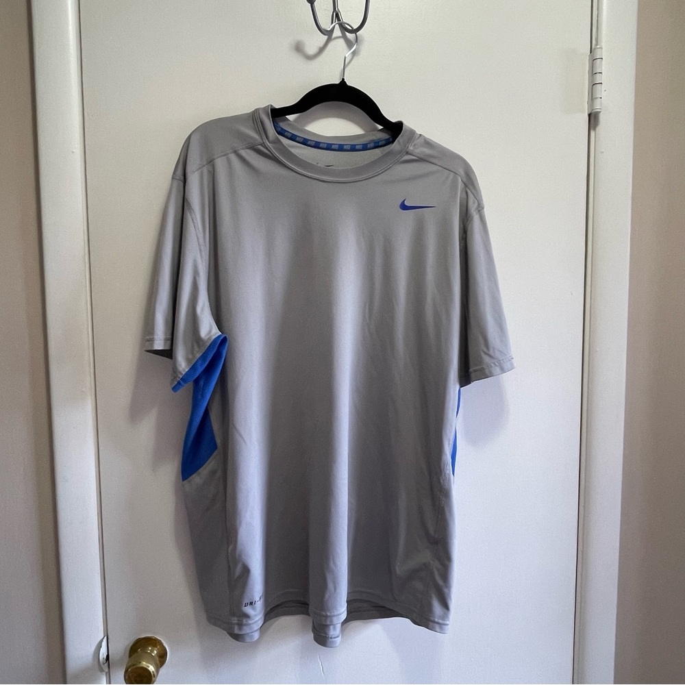 Nike mens xl drifit grey top